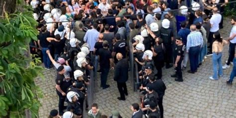 B­o­ğ­a­z­i­ç­i­ ­O­n­u­r­ ­Y­ü­r­ü­y­ü­ş­ü­n­e­ ­P­o­l­i­s­ ­M­ü­d­a­h­a­l­e­s­i­:­ ­3­0­ ­G­ö­z­a­l­t­ı­